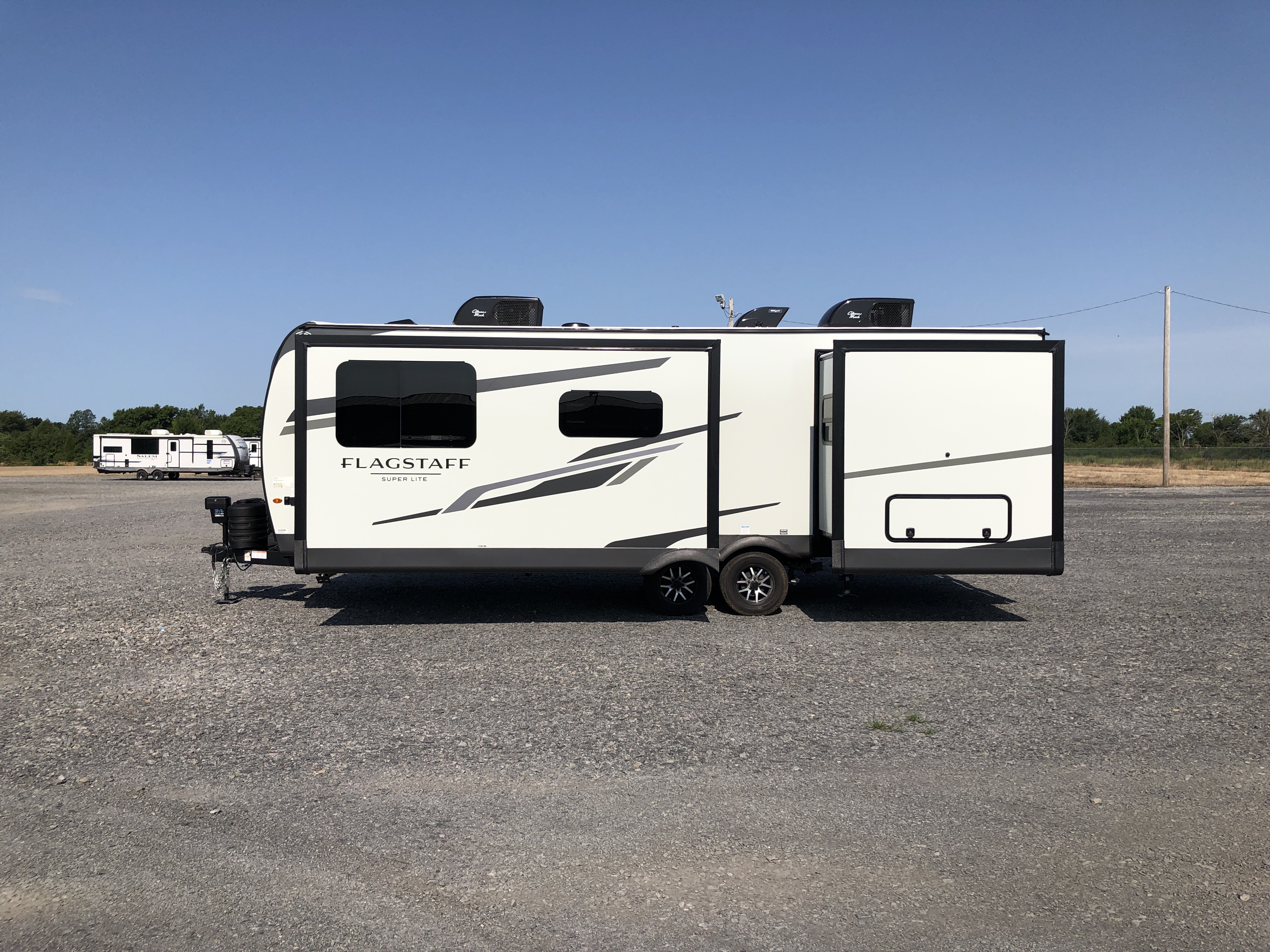2027 Forest River Flagstaff Super Lite 26FKBS - Image 4