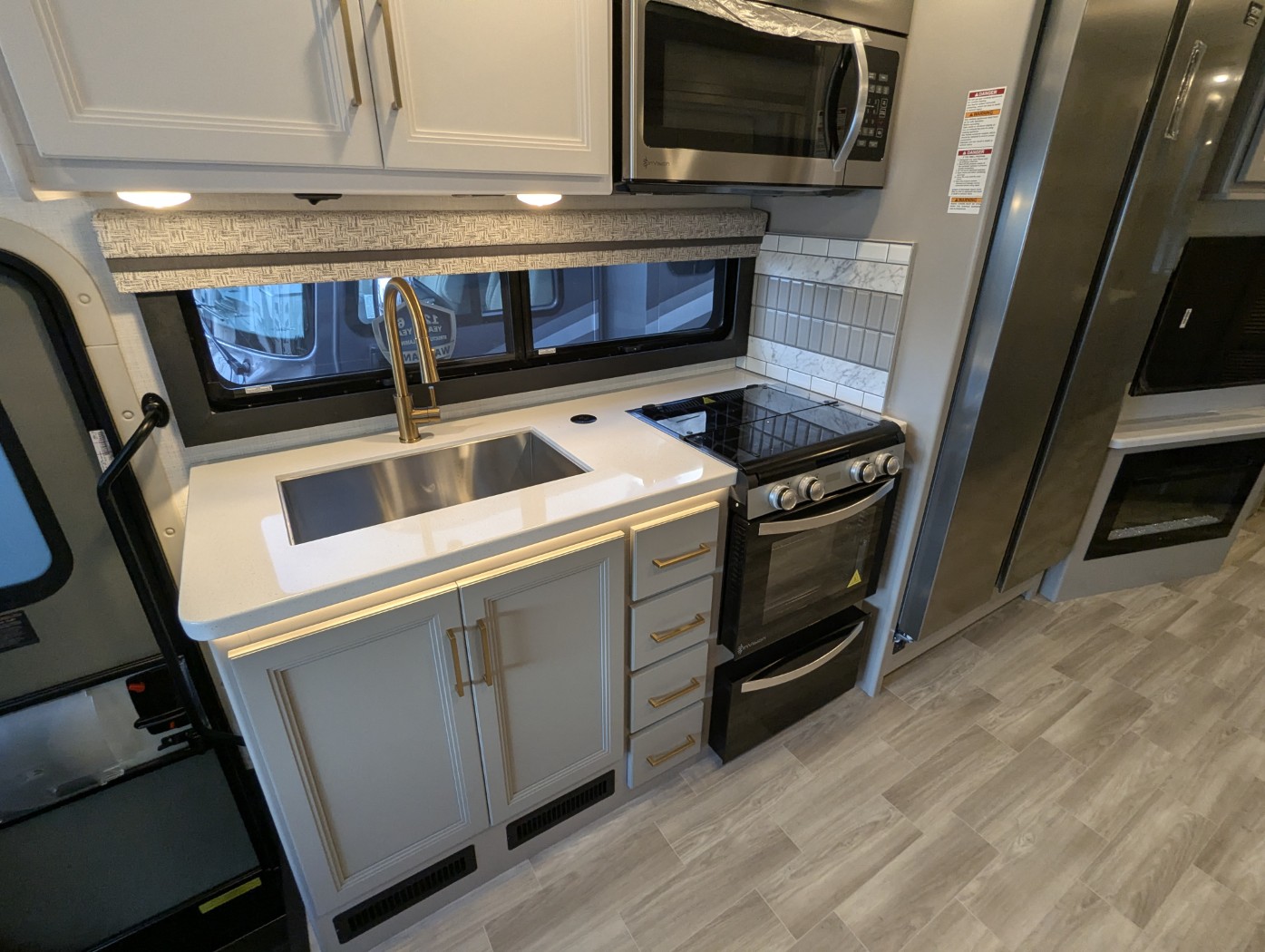 2026 Thor Motor Coach Windsport 35G - Image 13
