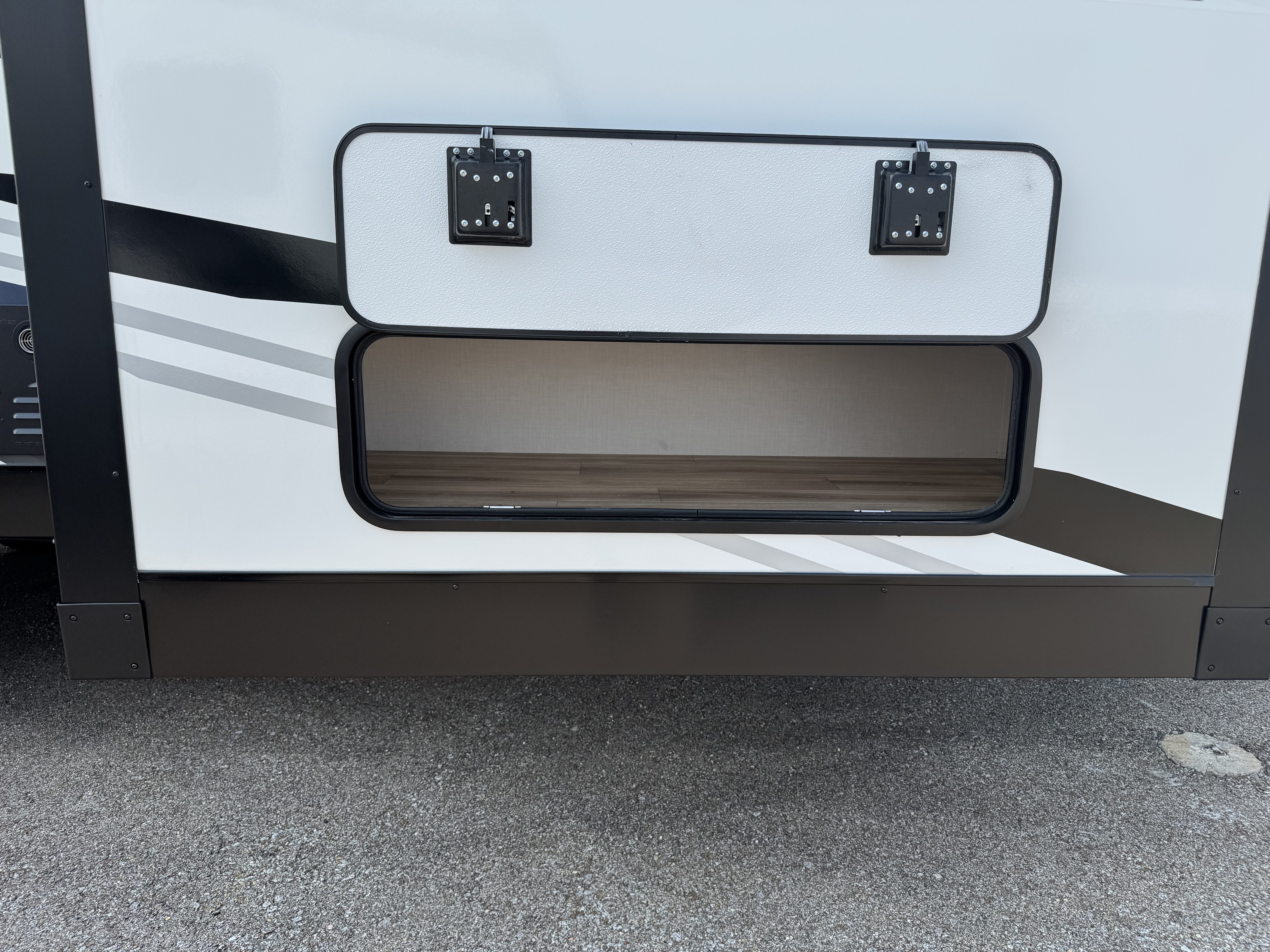 2027 VENTURE RV SPORTTREK 292VRB - Image 14