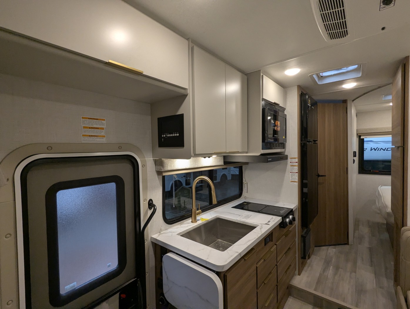 2027 Thor Motor Coach Four Winds 22Z - Image 14