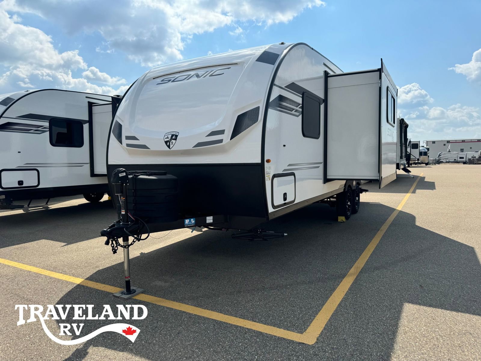2025 Venture RV Sonic SN220VRB - Image 3