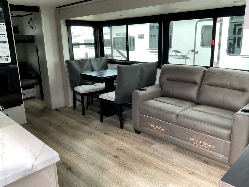 2026 JAYCO Jay Feather 29 QBH - Image 12