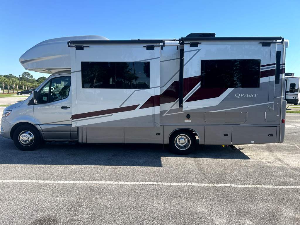 2027 ENTEGRA COACH QWEST 25L - Image 4