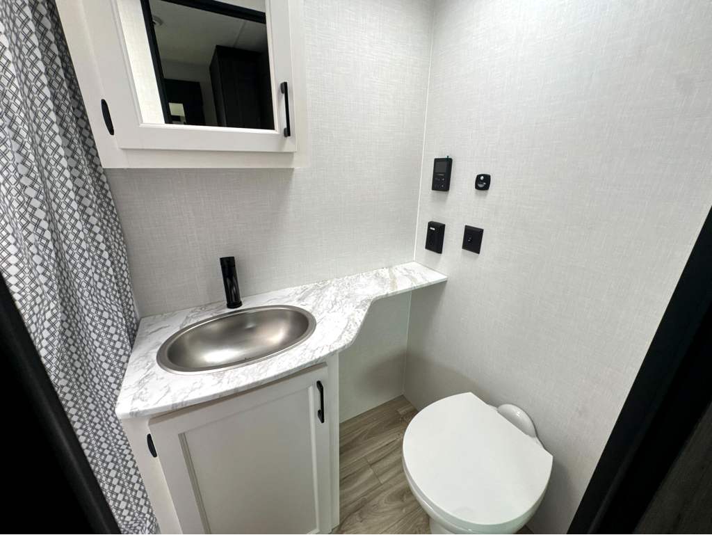 2027 VENTURE RV STRATUS 291VQB - Image 18
