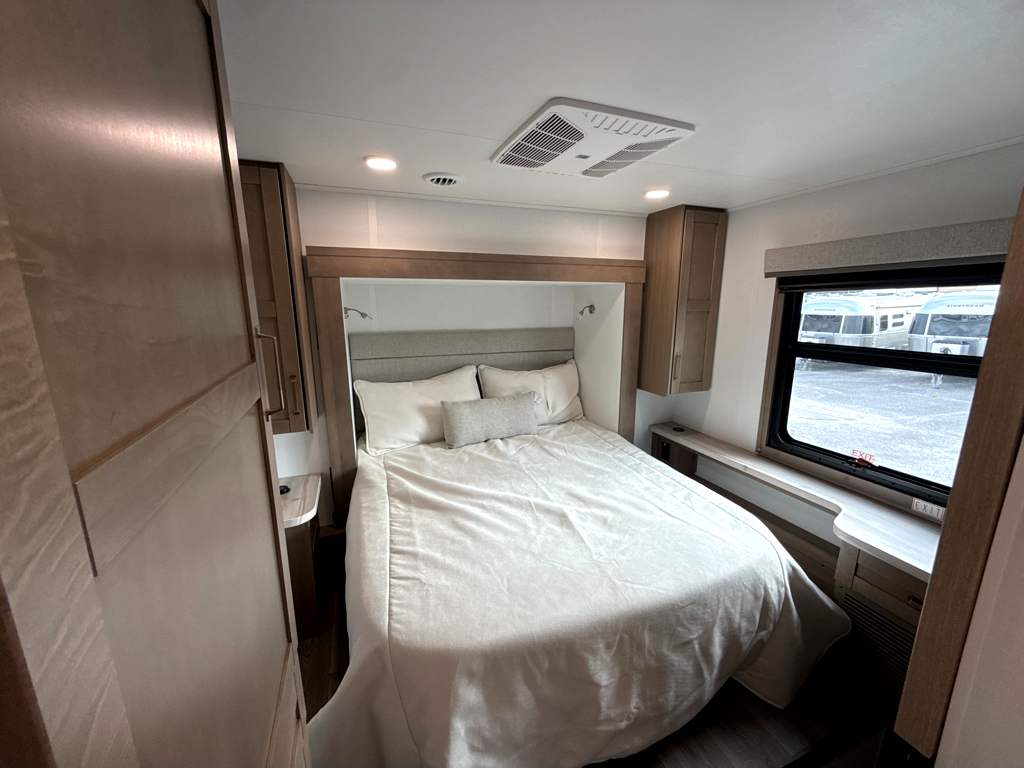 2027 ENTEGRA COACH ODYSSEY 30Z - Image 21