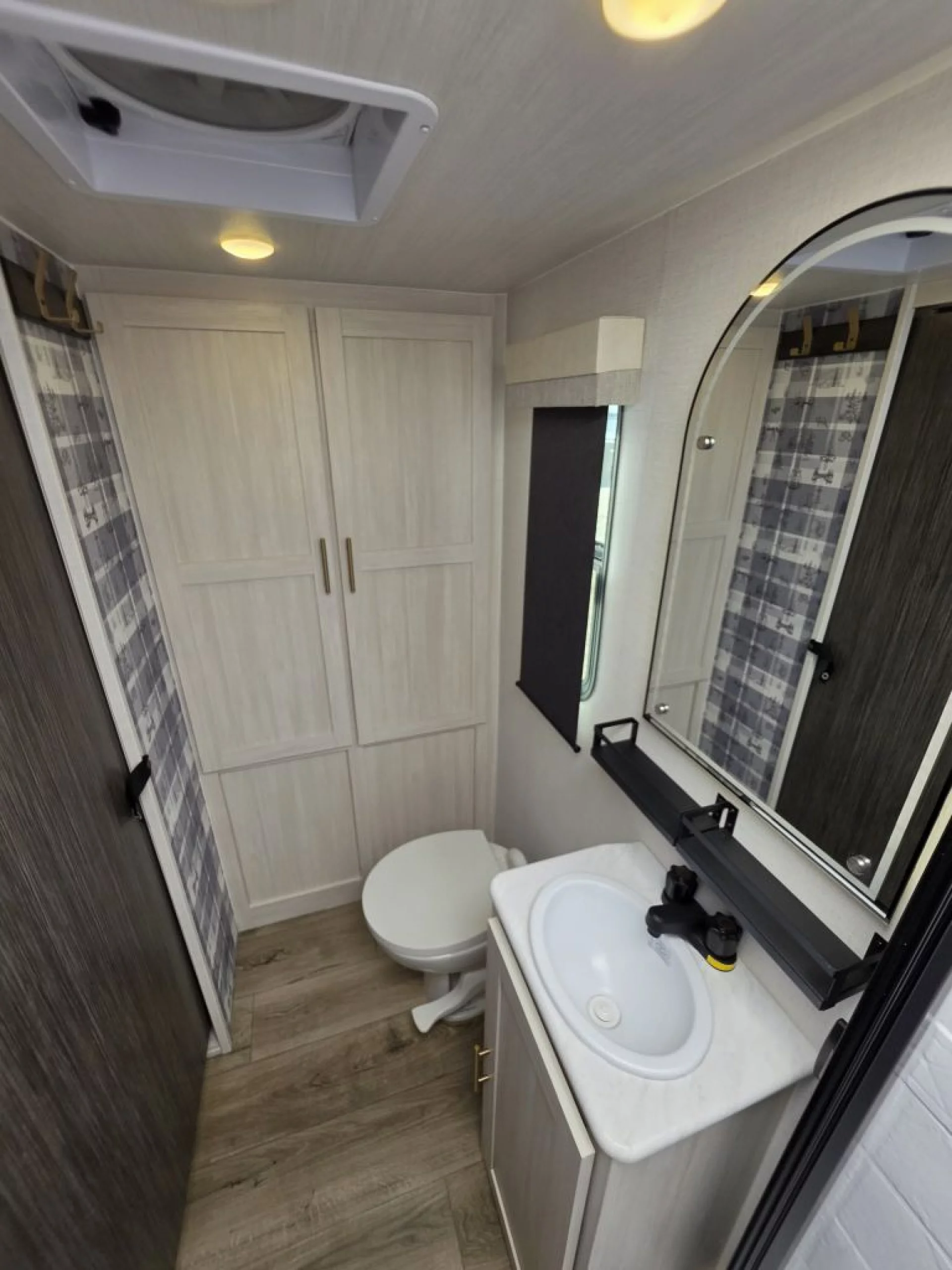 2027 FOREST RIVER R-POD RP197 - Image 18