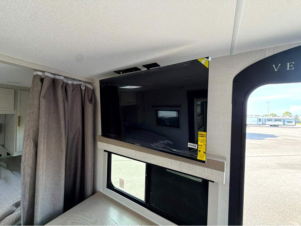 2027 VENTURE RV STRATUS 231VRK - Image 29