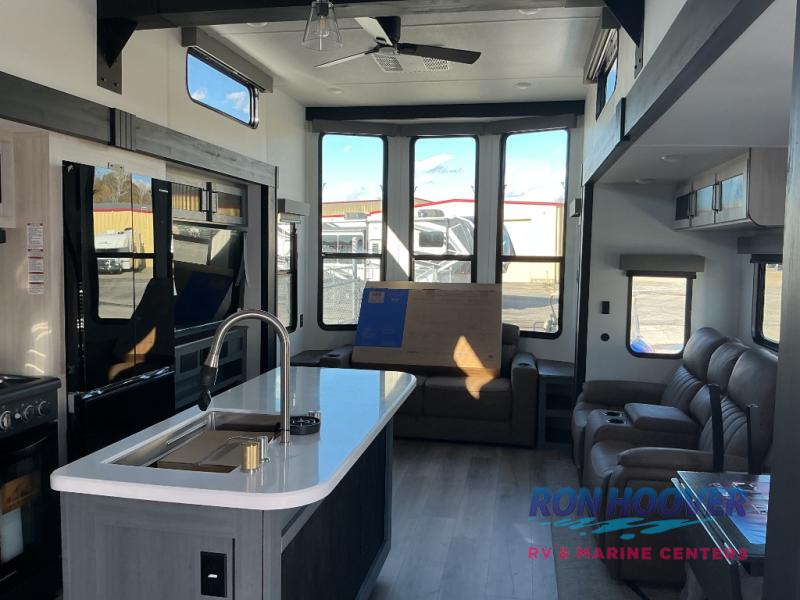 2026 PALOMINO 402LFT - Image 3