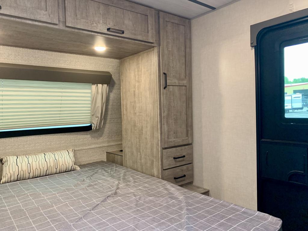 2023 FOREST RIVER 253RLS - Image 30