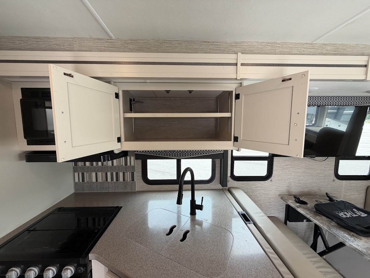 2023 THOR MOTOR COACH ACE 32B - Image 18