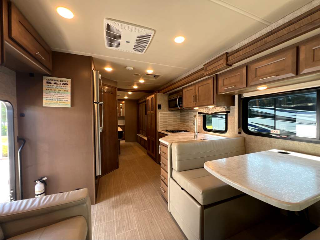 2022 THOR MOTOR COACH MAGNITUDE BT36 - Image 7