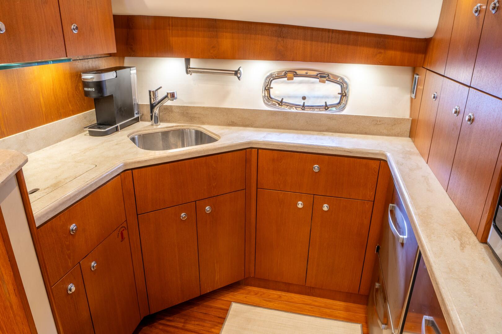 2015 Tiara Yachts 4300 Open - Image 8