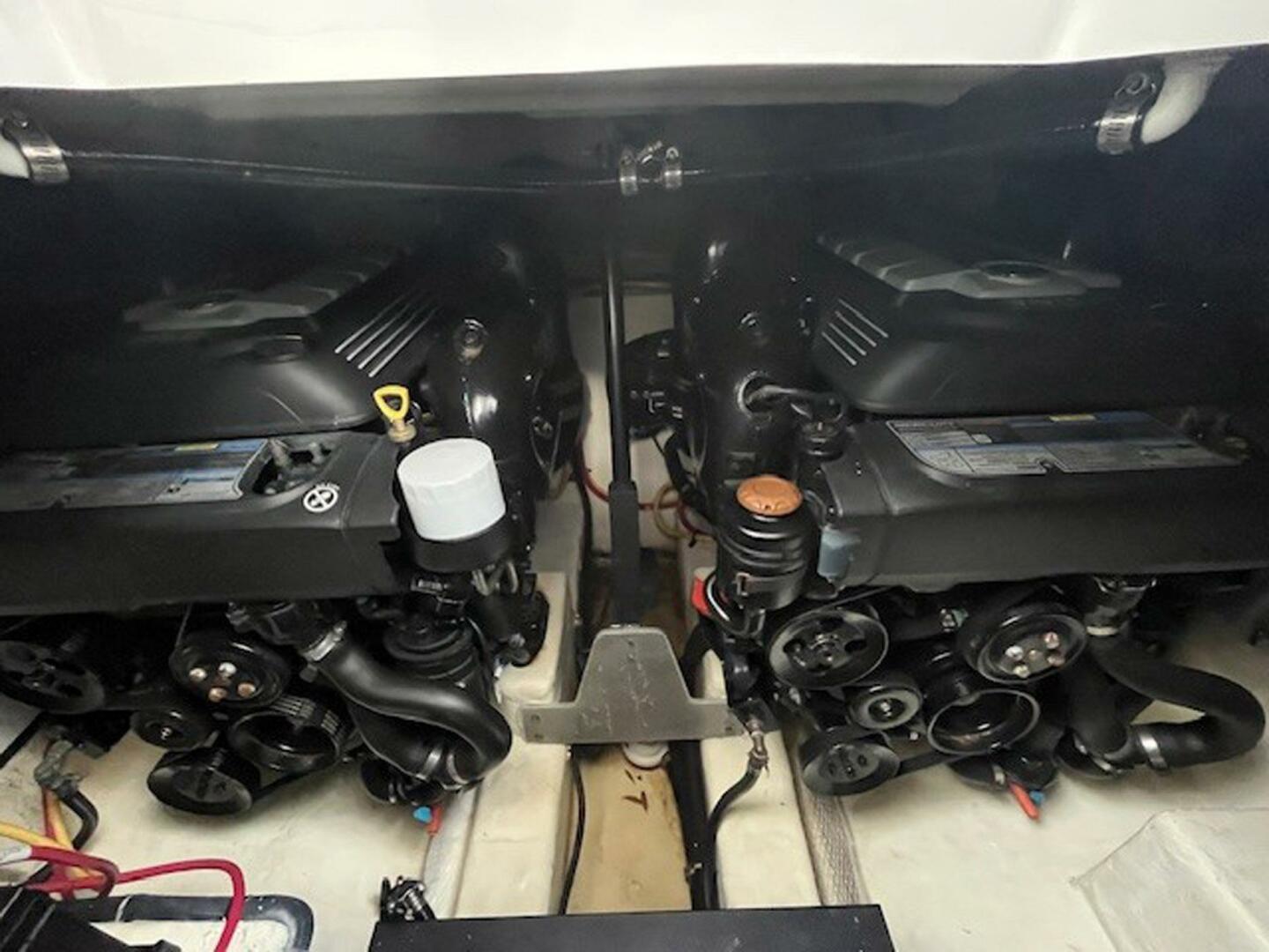 2018 Monterey 335 Sport Yacht - Image 23