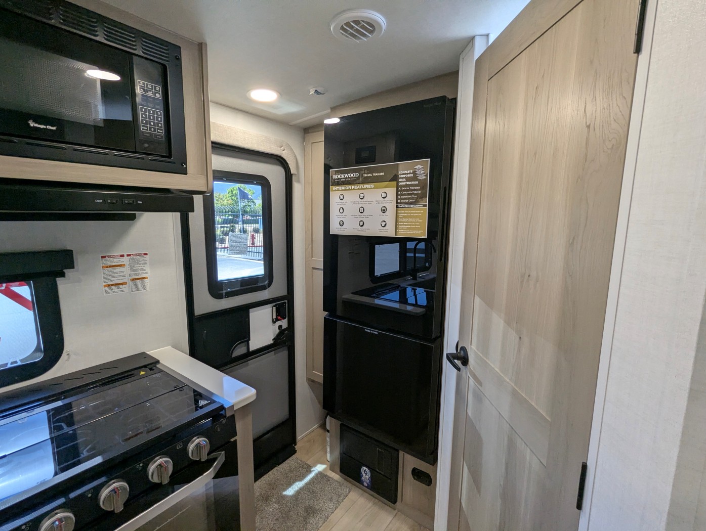 2026 Forest River Rockwood Mini Lite 2109S - Image 13