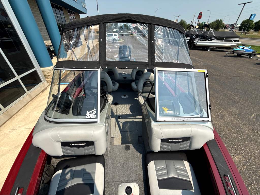 2018 Tracker Targa V18 - Image 23