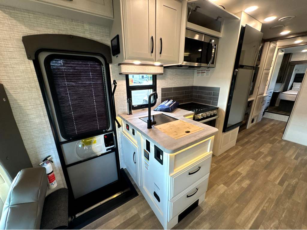 2025 JAYCO GREYHAWK 30Z - Image 13