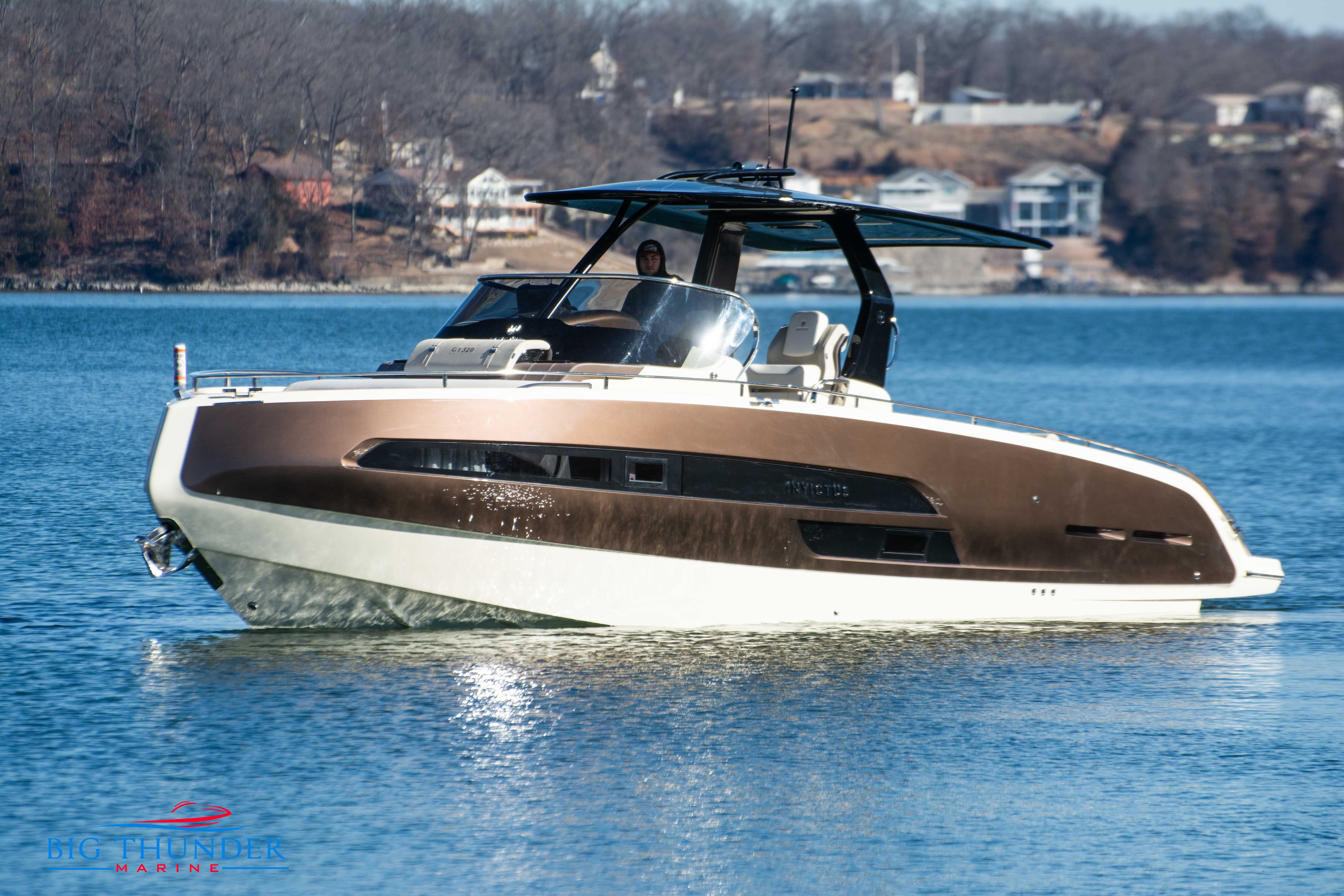 2024 Invictus GT320 - Image 2