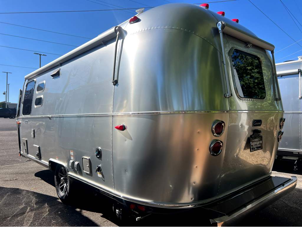2027 AIRSTREAM CARAVEL 22FB - Image 3