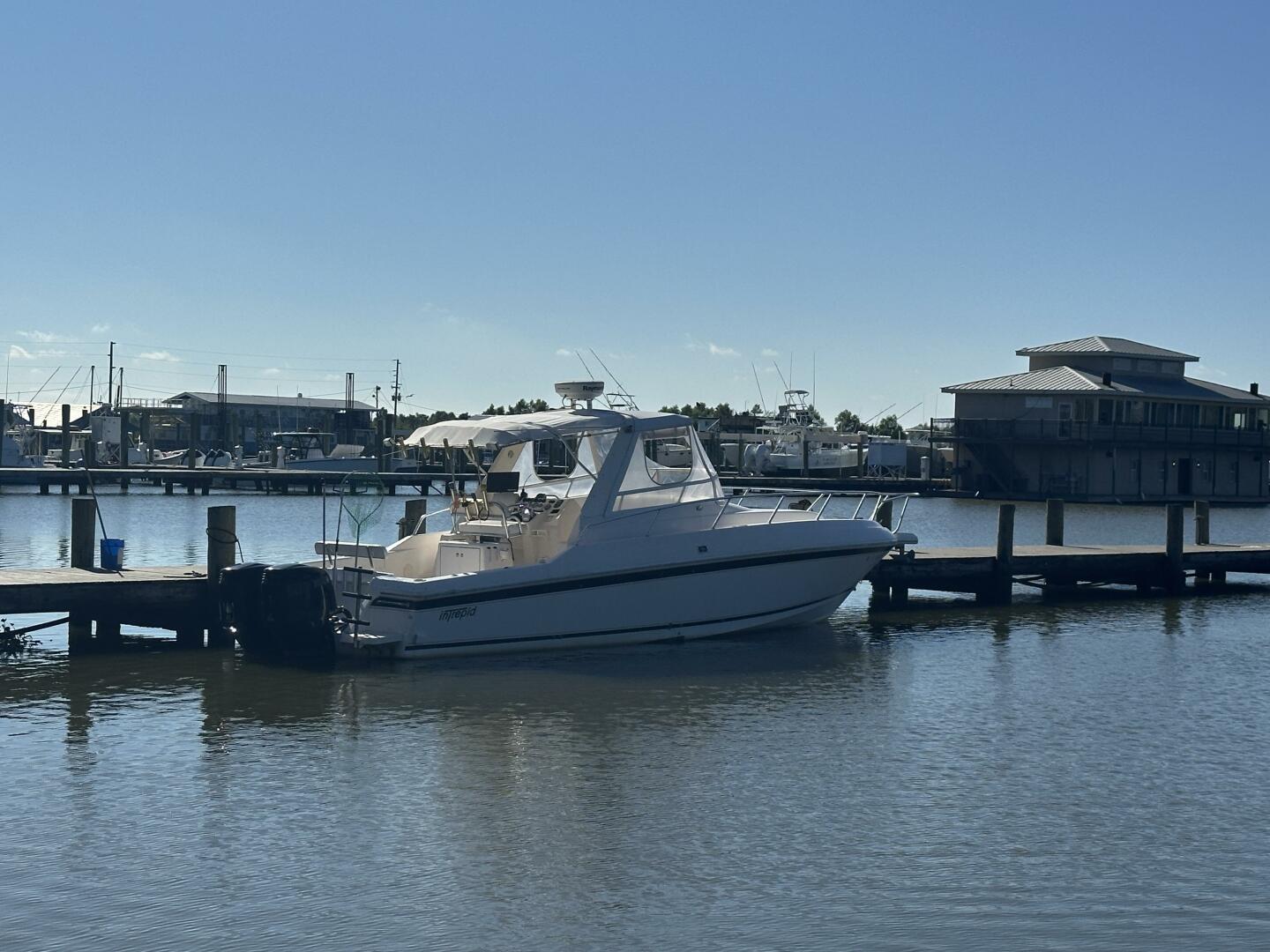 1994 Intrepid 376 Walkaround - Image 4