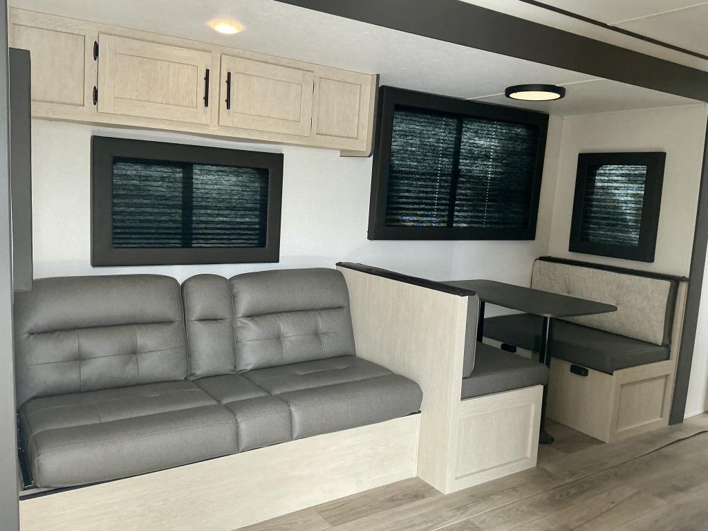 2026 COACHMEN 5330BHS - Image 8