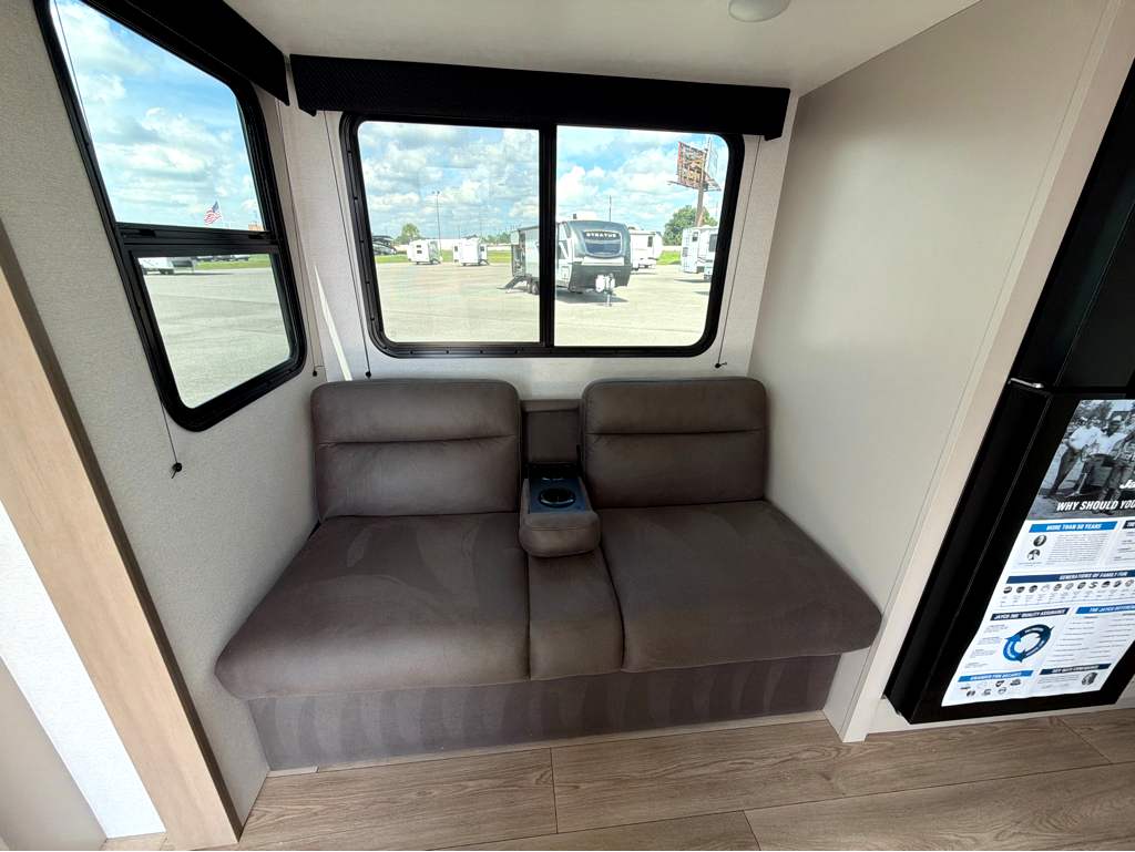 2027 JAYCO JAY FEATHER 25RLSL - Image 14