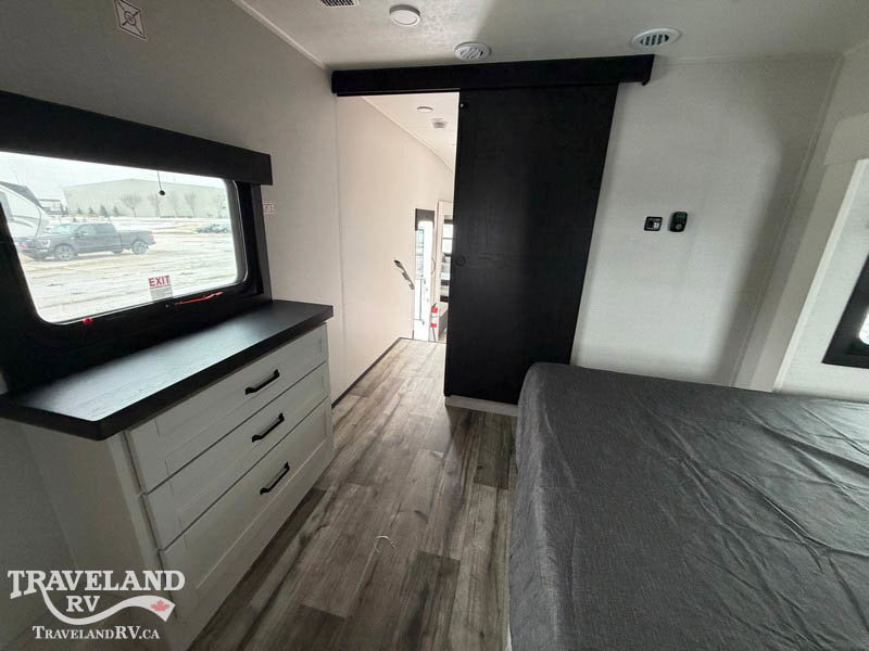 2026 Highland Ridge Roamer 32RLTS - Image 15