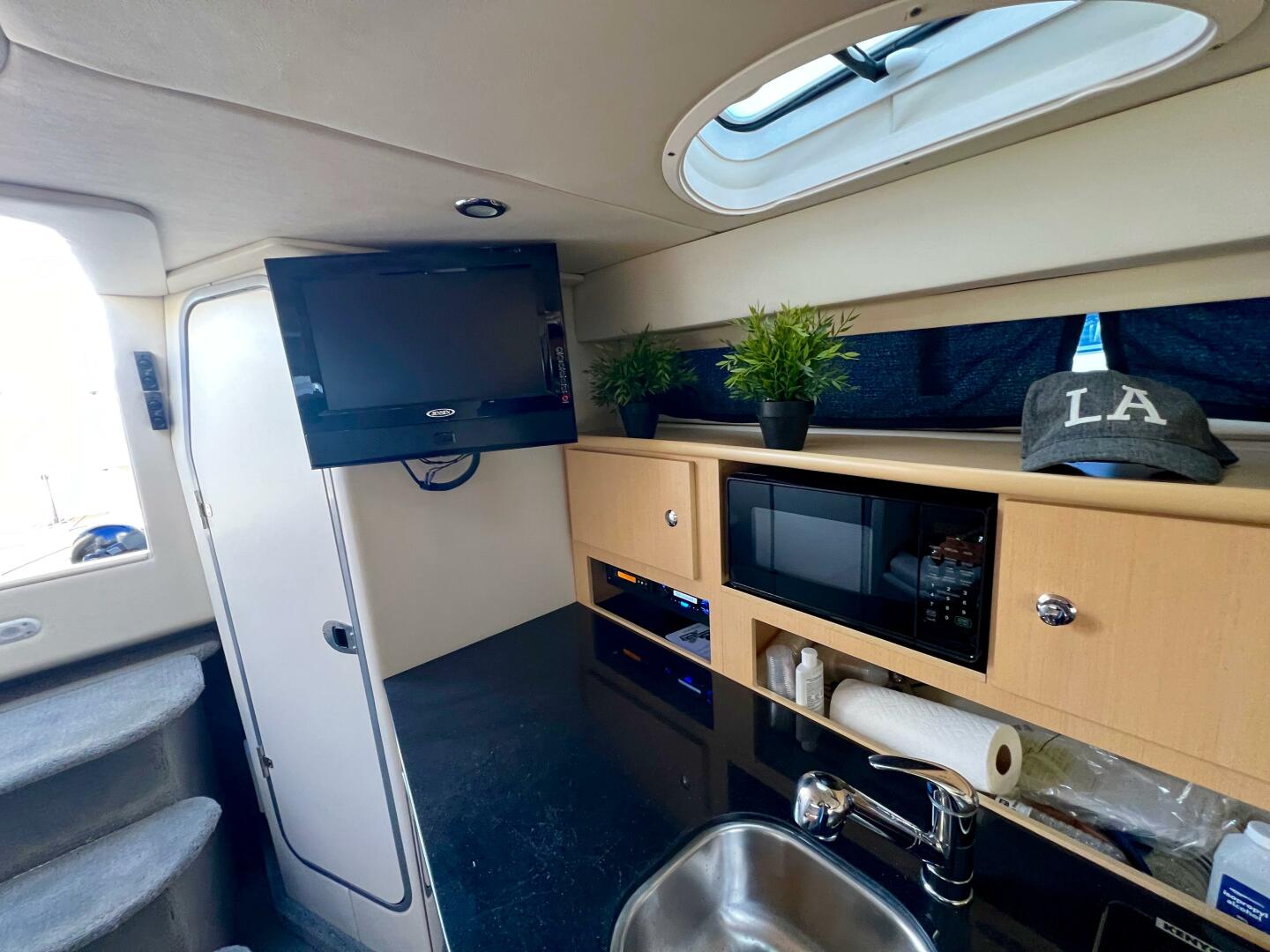 2012 Bayliner 335 - Image 37