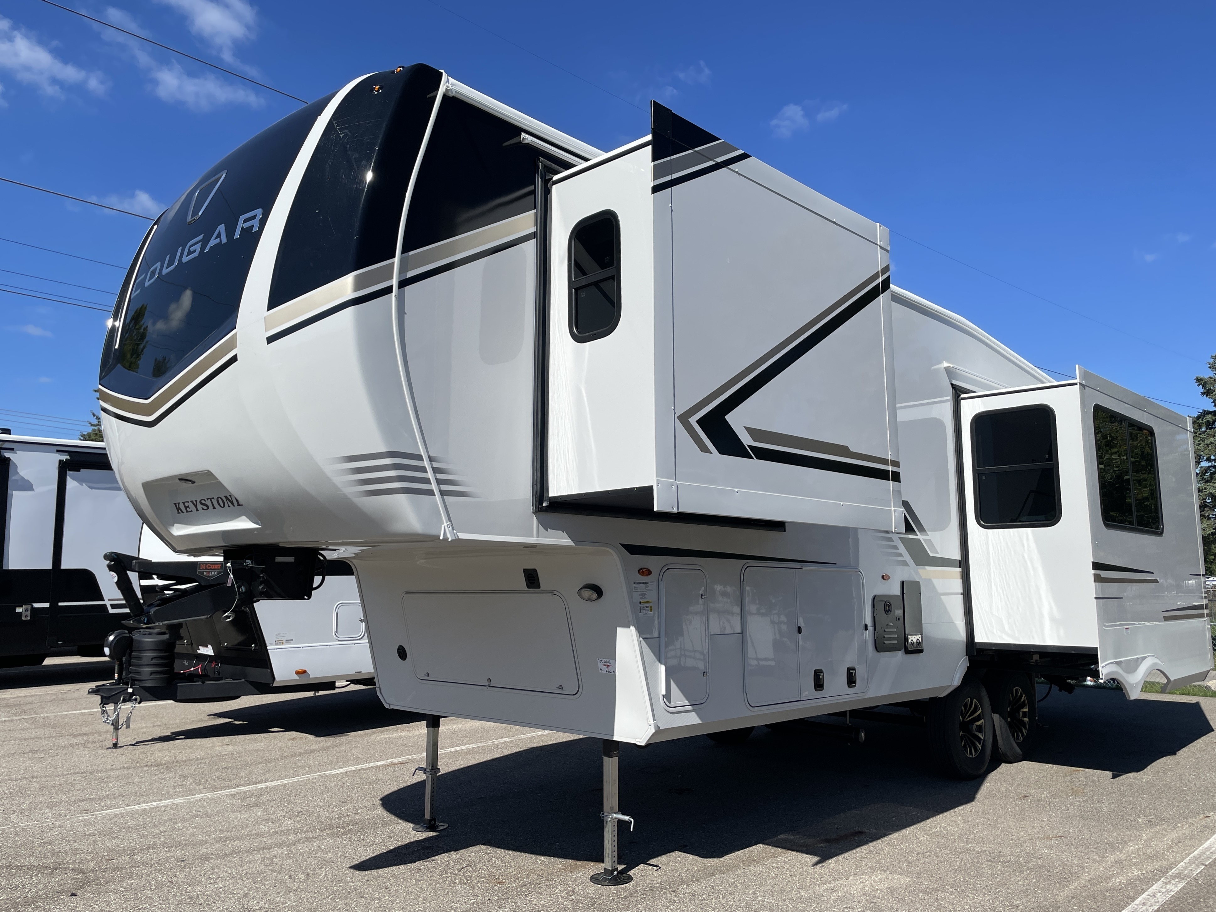 2027 Keystone Cougar 260MLE - Image 7
