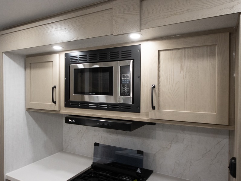 2025 Forest River Rockwood Signature Ultra Lite 8336BH - Image 12