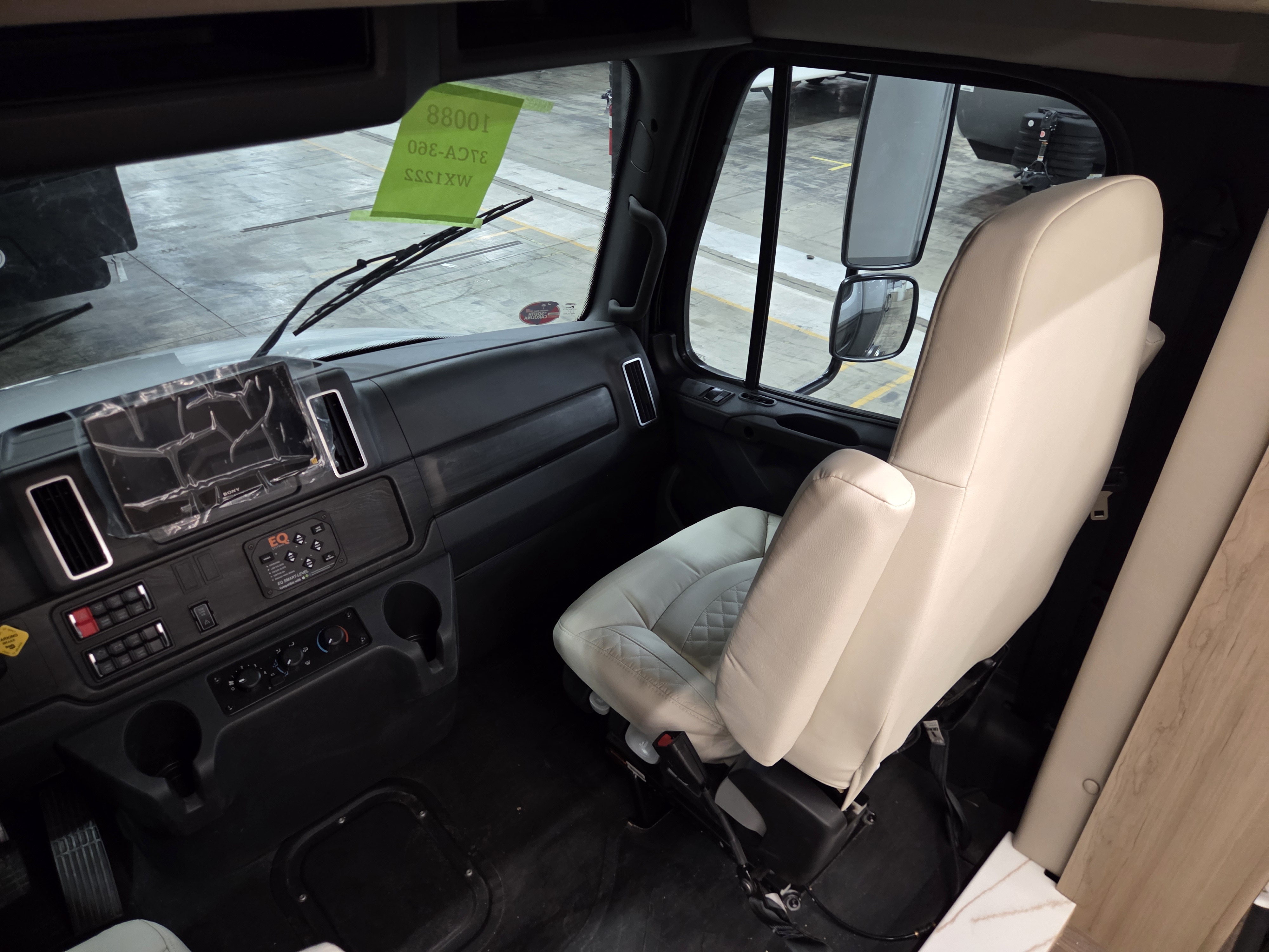 2027 Dynamax Europa S 37CA - Image 25