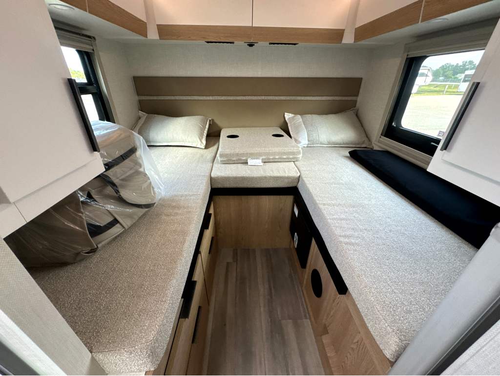 2027 THOR MOTOR COACH TIBURON 24XL - Image 15