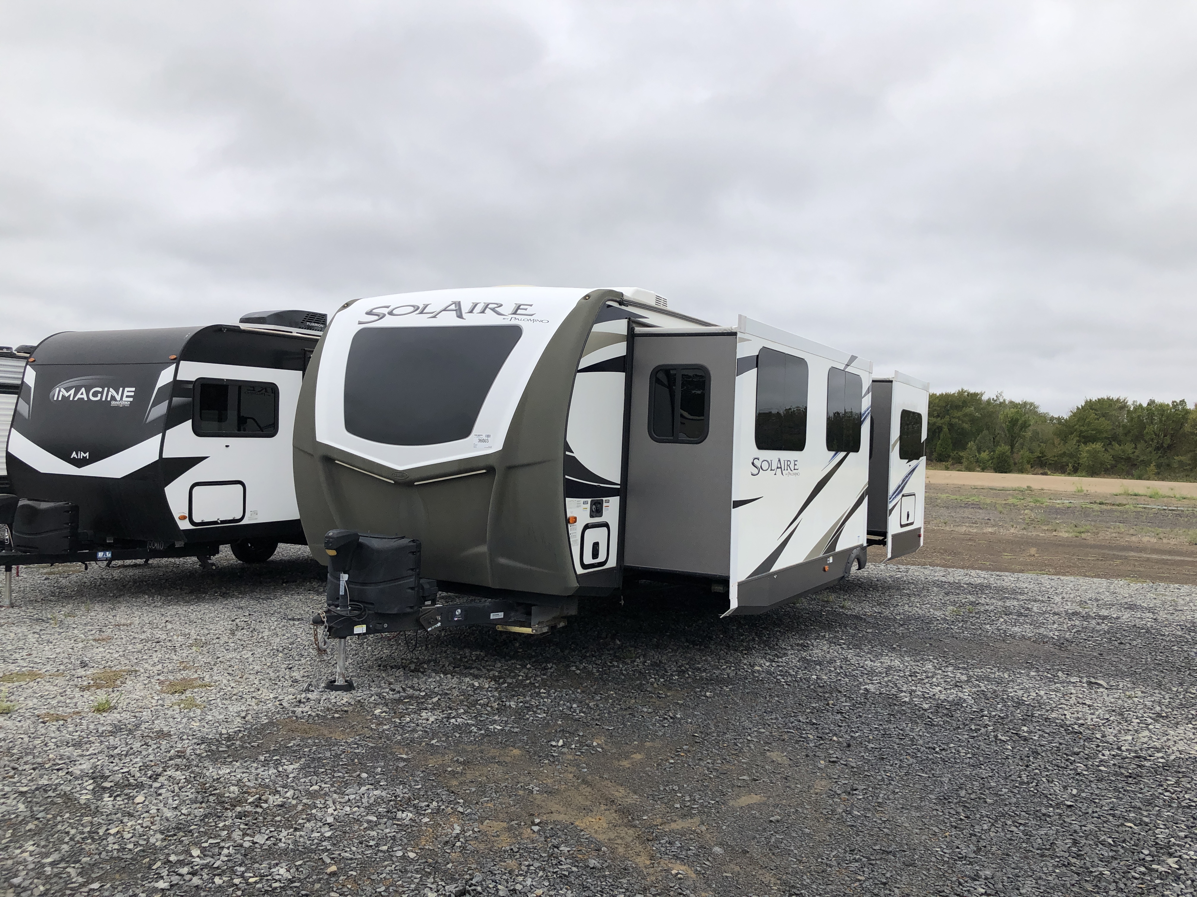 2020 Forest River PALOMINO 260FKBS - Image 3