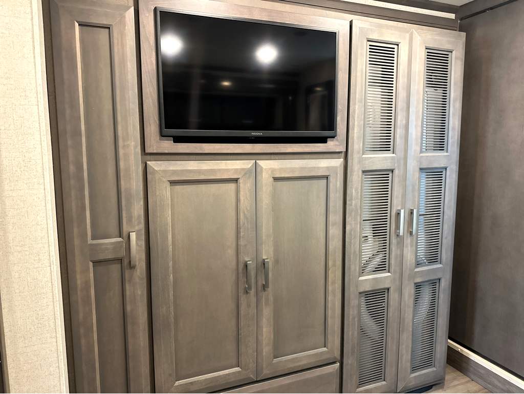 2023 THOR MOTOR COACH PALAZZO 37.6 - Image 17