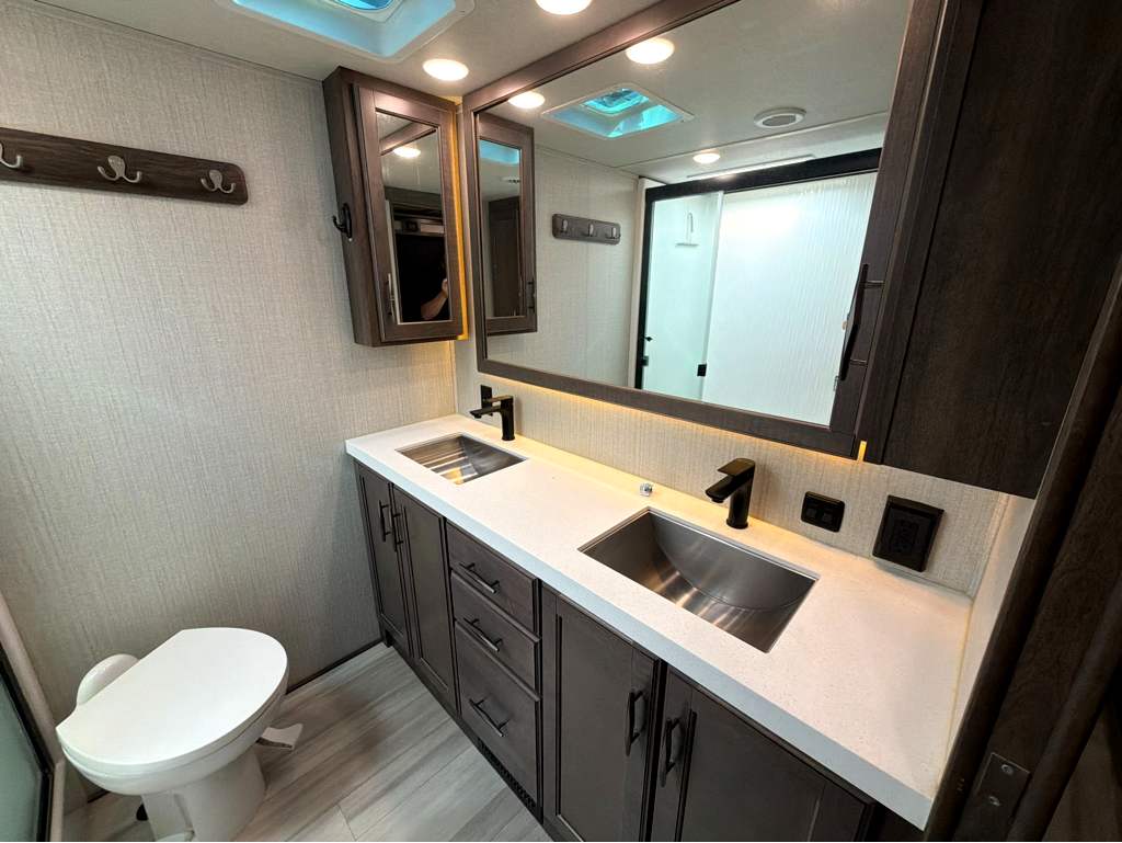 2022 GRAND DESIGN SOLITUDE 390RK - Image 21