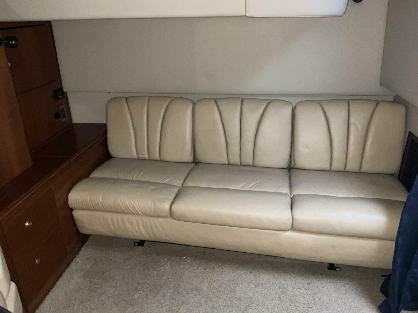 2002 Cruisers 35 Express - Image 18