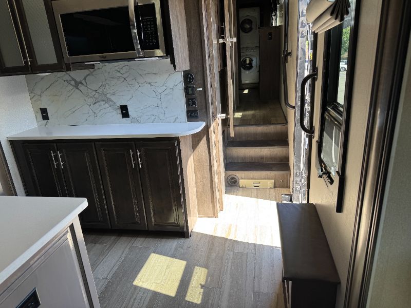 2020 Forest River Cardinal Luxury 345RLX - Image 13