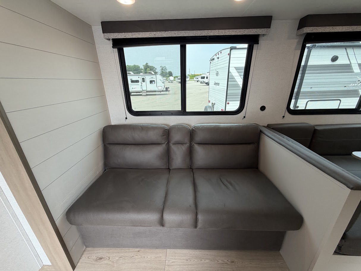 2027 JAYCO JAY FLIGHT 330TBS - Image 15
