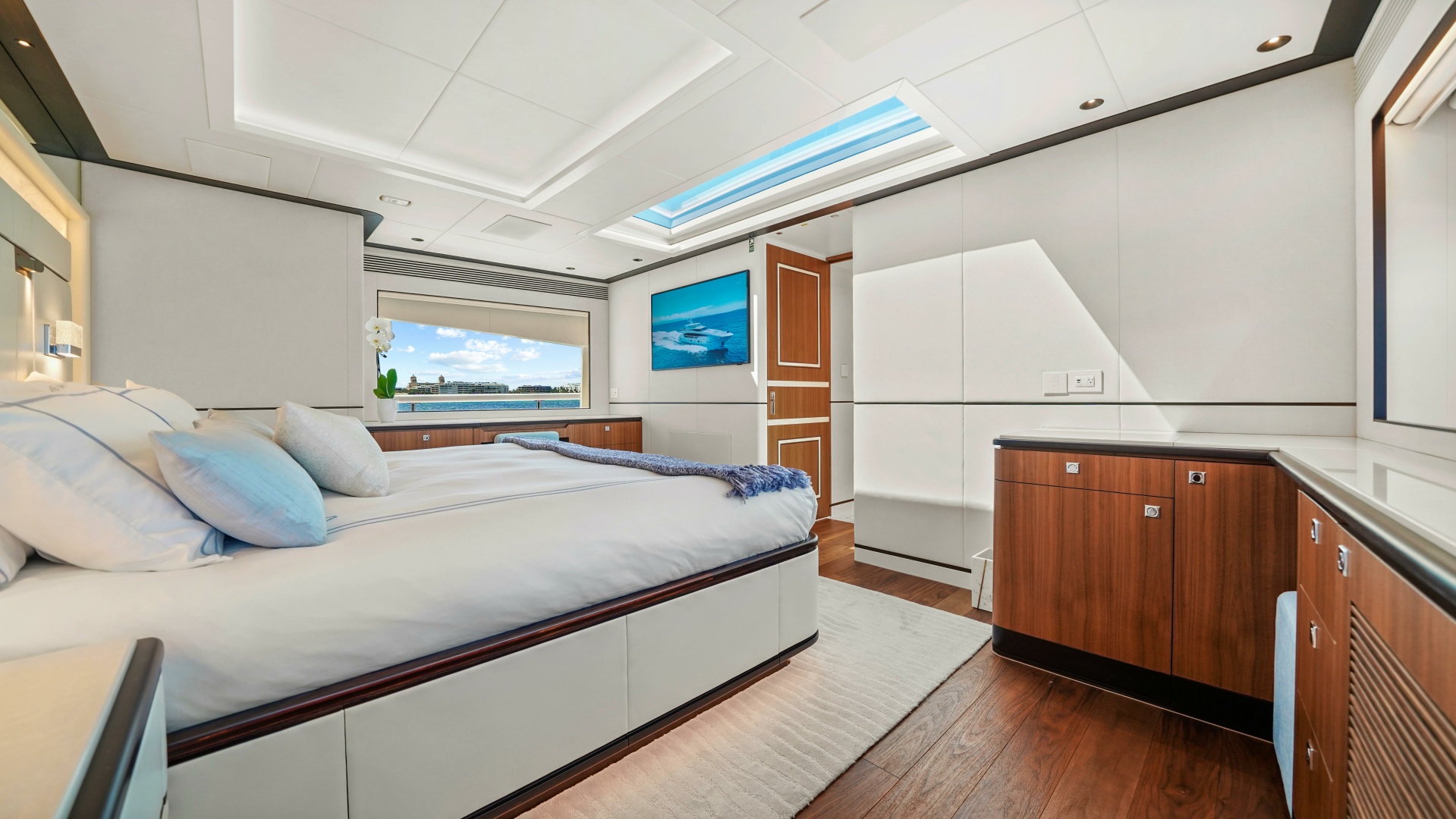 2025 Horizon Raised Pilothouse - Image 19
