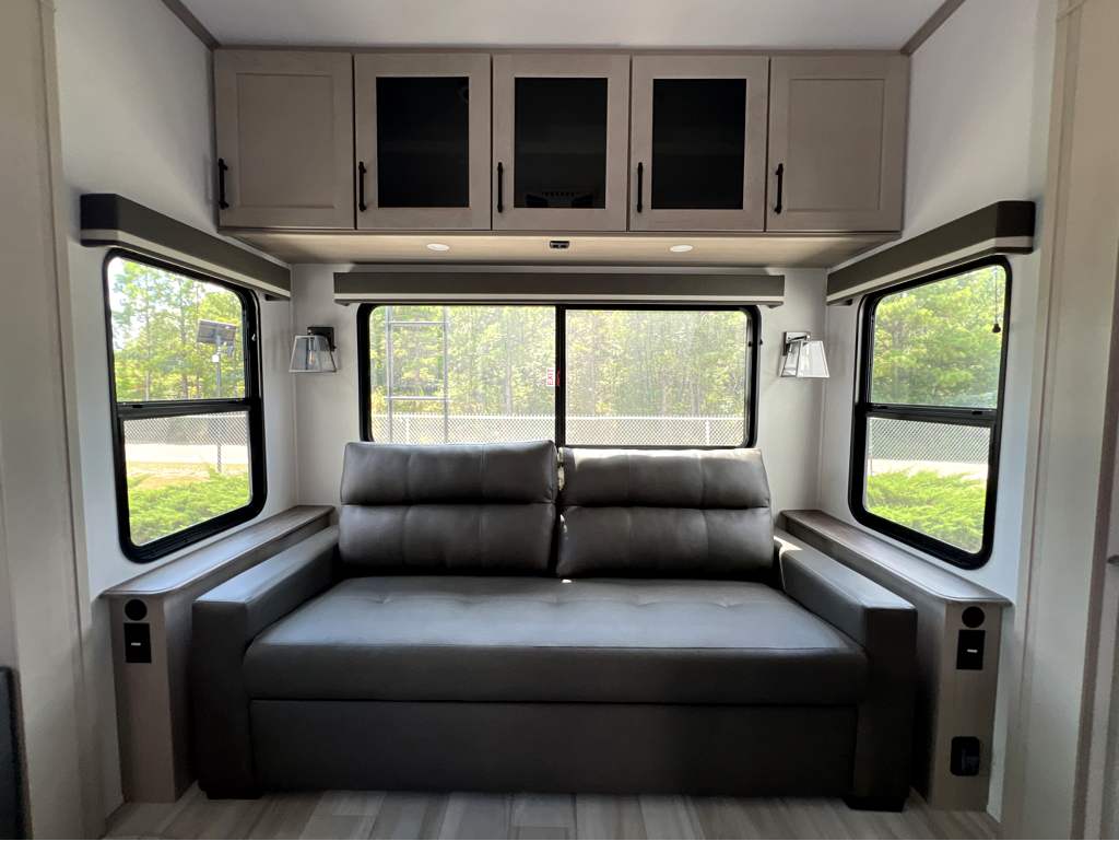 2026 GRAND DESIGN INFLUENCE 3003RL - Image 8