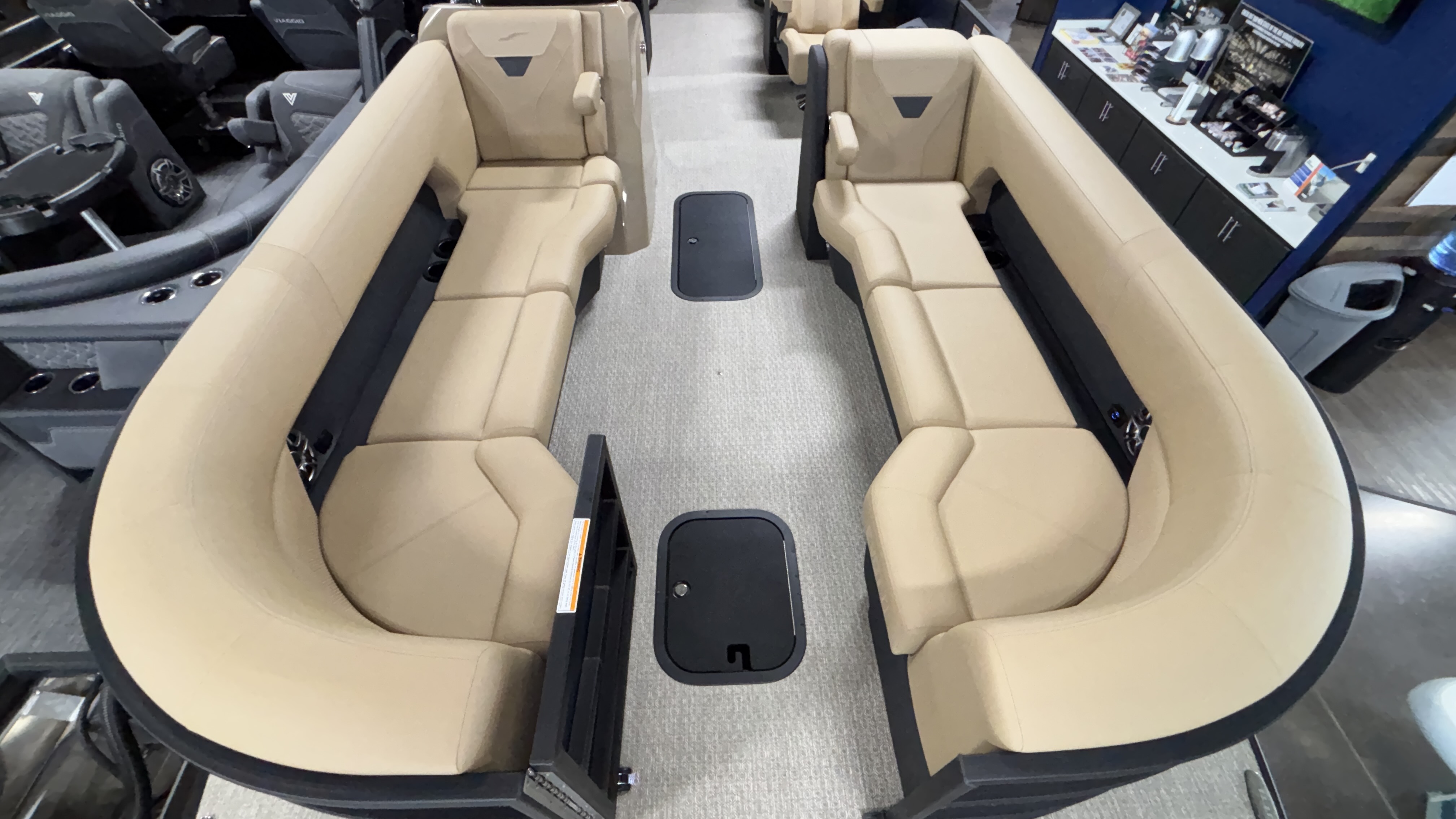 2026 Evotti 525 Quad Lounge - Image 30