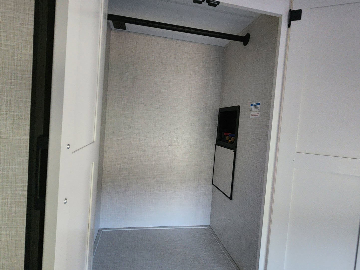 2026 VENTURE RV SPORTTREK 333VMI - Image 14