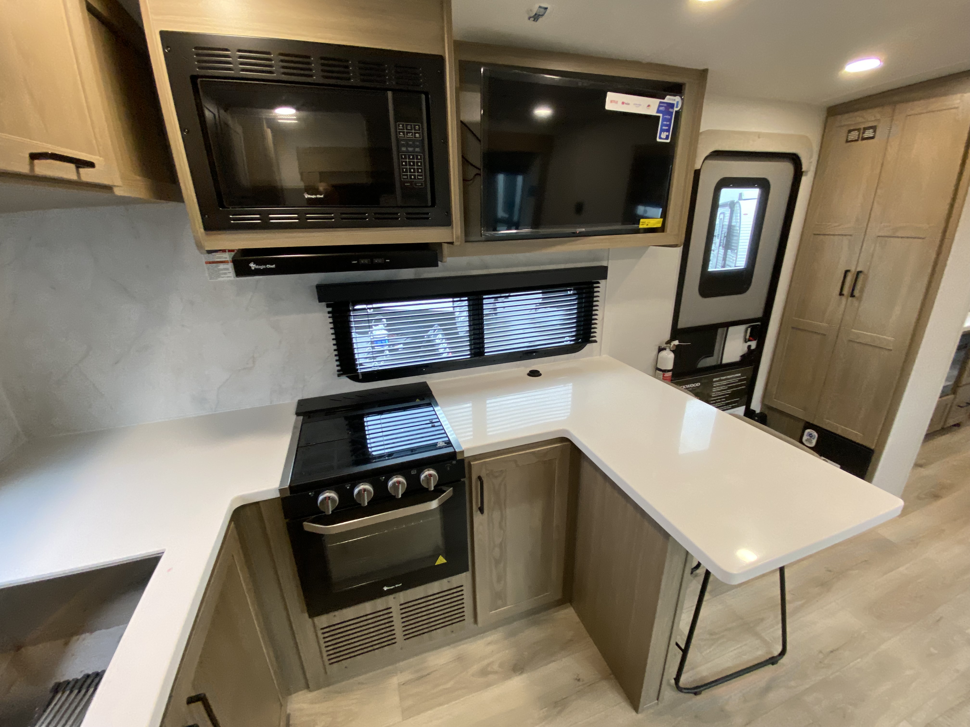 2027 Forest River Rockwood Ultra Lite 2623MBR - Image 12