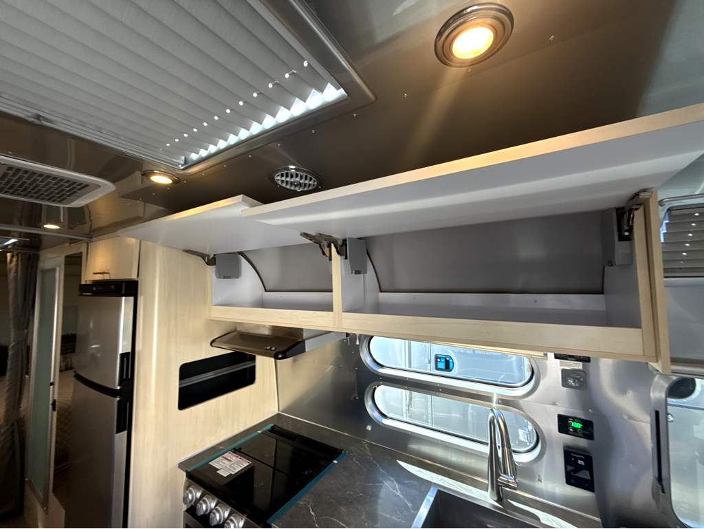 2026 AIRSTREAM FLYING CLOUD 28RBQ - Image 14
