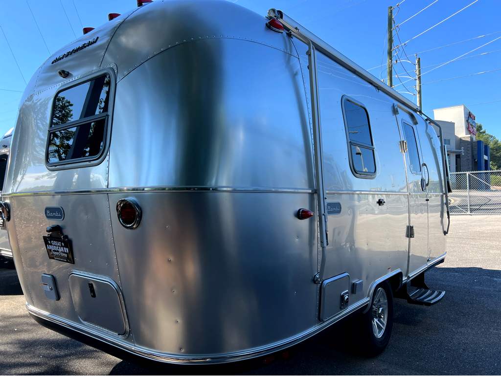2027 AIRSTREAM BAMBI 20FB - Image 4