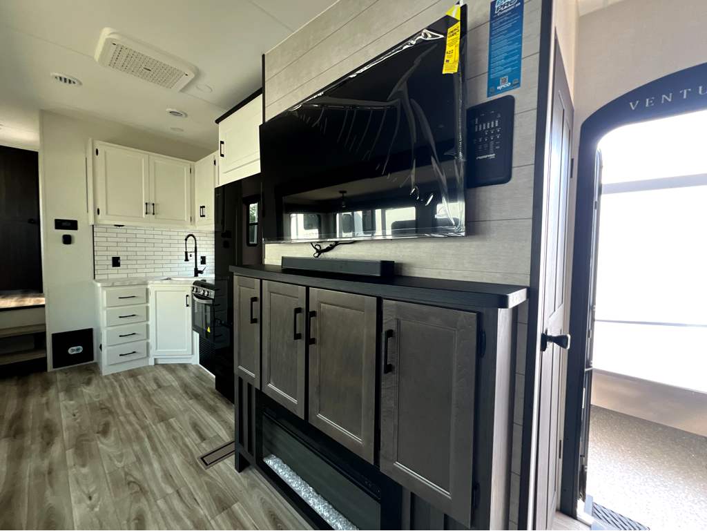 2027 VENTURE RV SPORTTREK 312VTB - Image 9