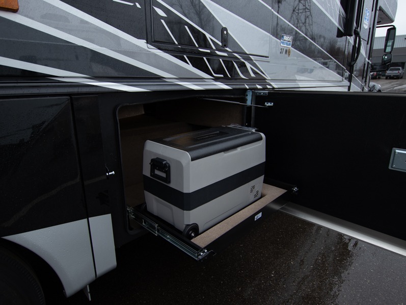 2025 Jayco Seneca 37M - Image 2