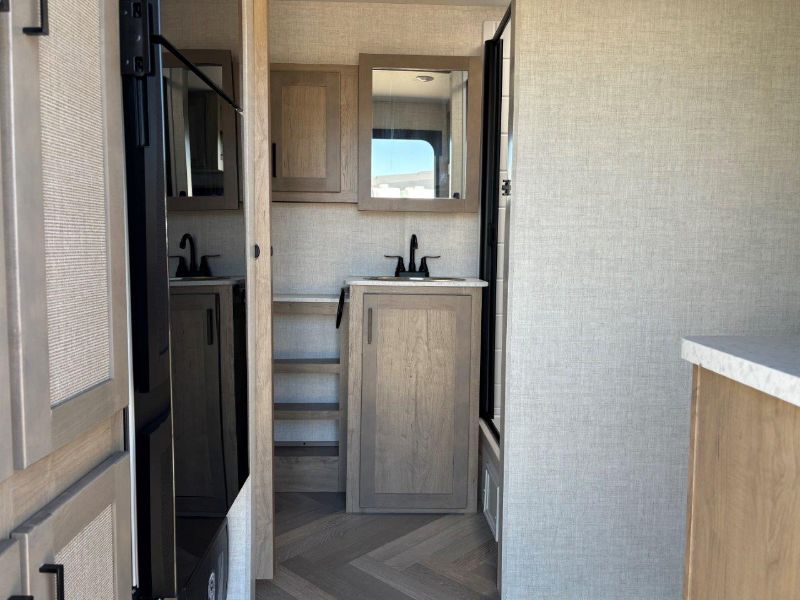 2026 Ember RV E-Series 21FBE - Image 5