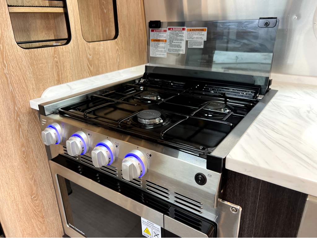 2024 AIRSTREAM POTTERY BARN 28RBT - Image 12
