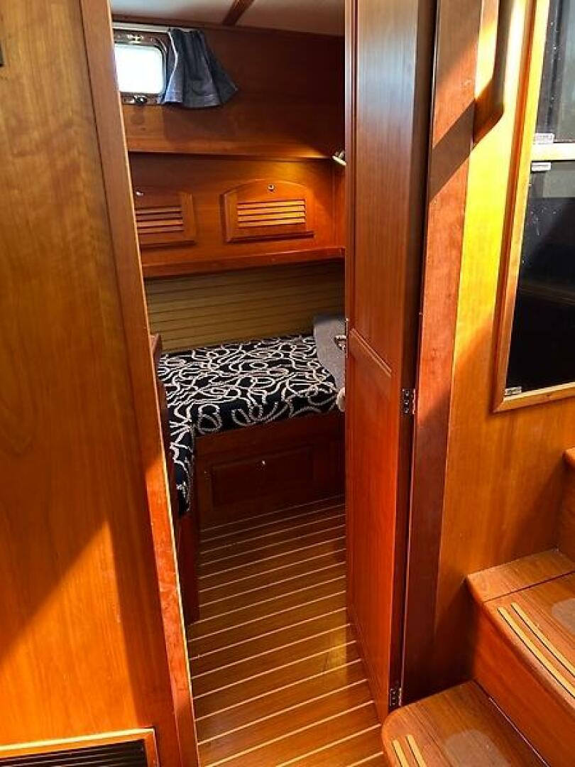 2004 Sabre 42 Express Hardback Base - Image 25