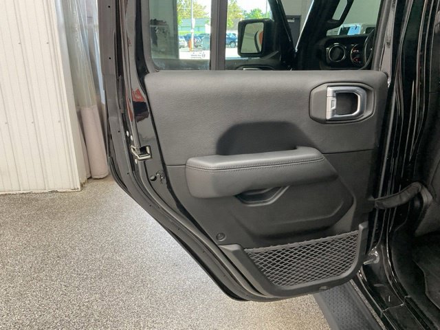 2022 Jeep Wrangler Unlimited Sahara Altitude - Image 21